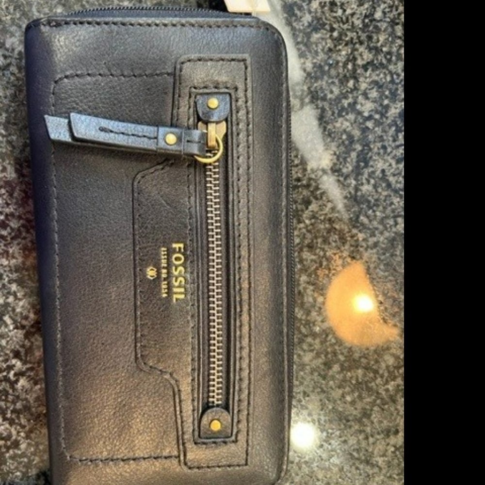 Brand New Fossil Wallet in Black